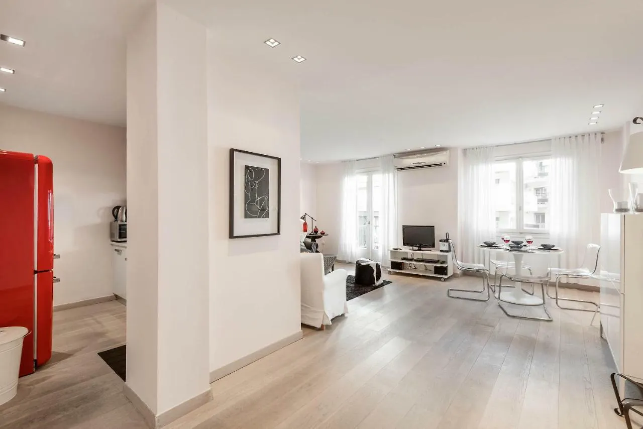 Stylish White 4 Ppl Apartment In City Center Thessaloníki