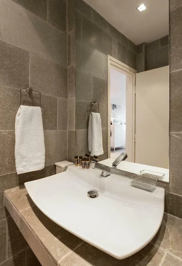 Stylish White 4 Ppl Apartment In City Center Thessaloníki 0*,  Grækenland