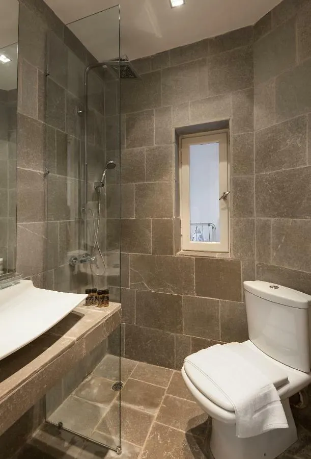 Stylish White 4 Ppl Apartment In City Center Soluň