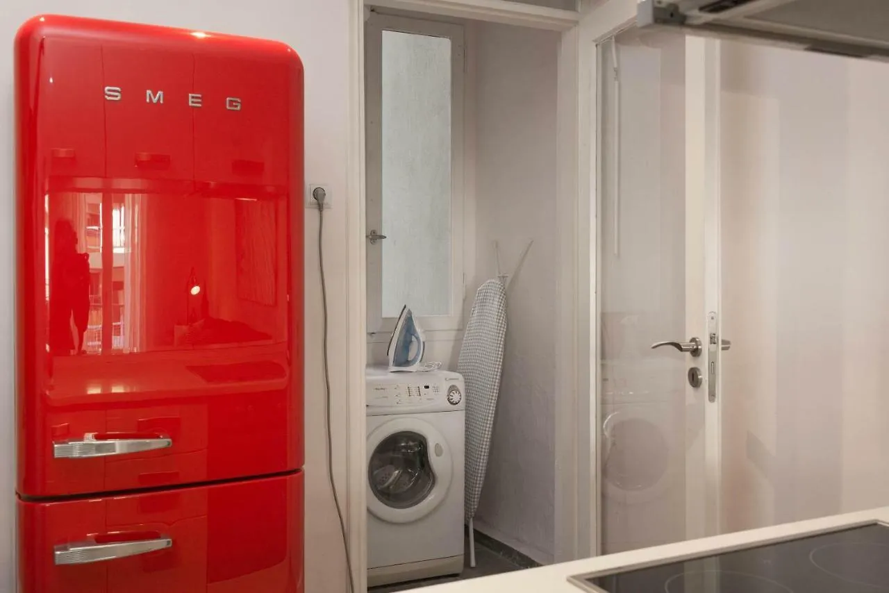 Stylish White 4 Ppl Apartment In City Center Thessaloníki